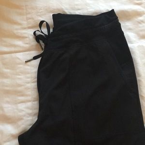 Lululemon dance/yoga capris